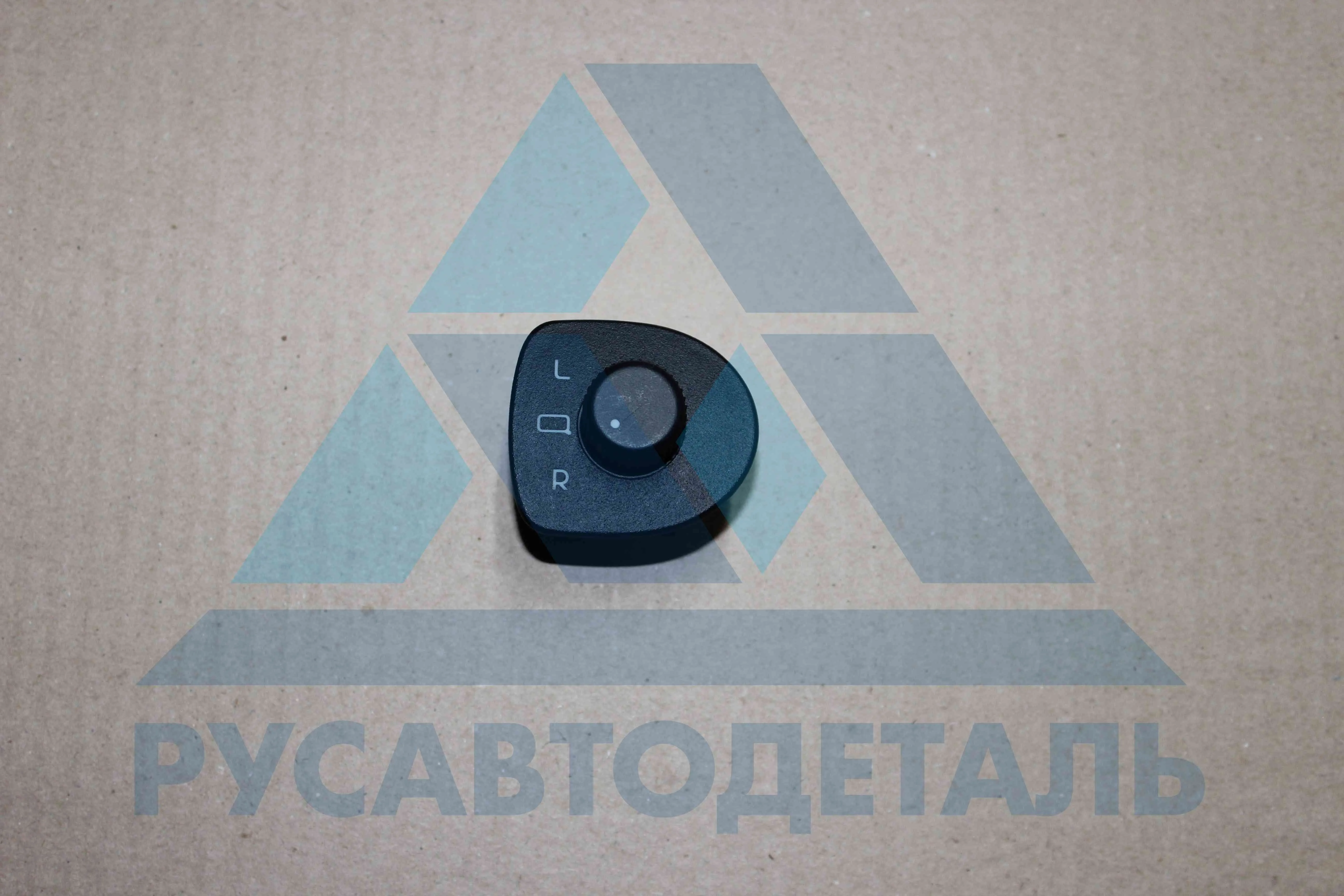 Блок управления зеркалами Волга 31105 (8 конт.)